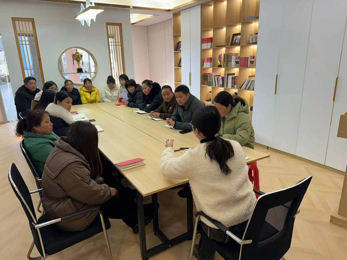 On March 1, all employees of Xinhang Company held the first meeting of the year！